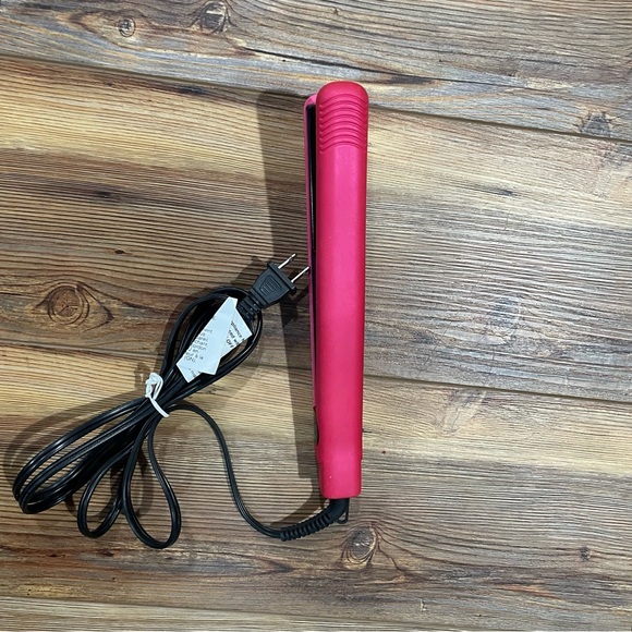 REVLON Flat Iron Straightener 1” RVST2108 Pink Excellent Condition - Picture 2 of 5